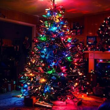 100 Luci Led Colorate di Natale - mt 5+5 cavo - per Interno ed Esterno - con Giochi di Luce