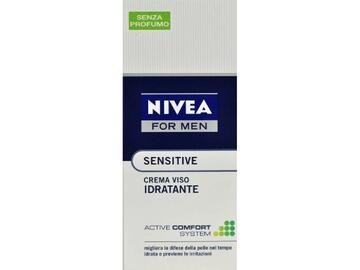 Crema viso idratante Nivea for men sensitive per aiutare a prevenire le irritazioni 75 Ml
