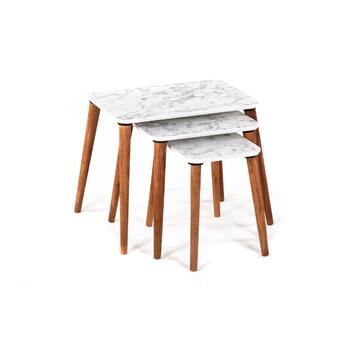 Se 3 tavolini in legno rettangolari con piano in finitura marmo chiaro